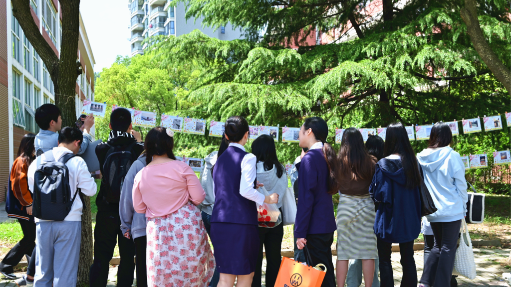麻豆传媒
举办“五育润心，沐光同行”心理摄影大赛作品展暨大众评审活动
