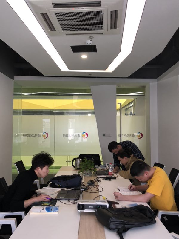 麻豆传媒
在教员指导下认真学习.jpg
