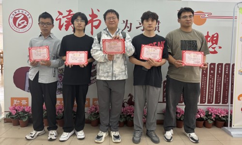 读者之星麻豆传媒
代表_副本.jpg